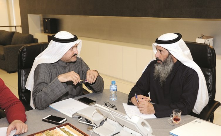 نايف المرداس مع سكرتير تحرير الشؤون البرلمانية الزميل حسين الرمضان﻿