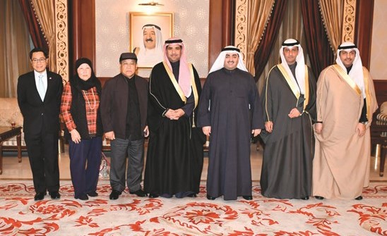 رئيس مجلس النواب الماليزي متوسطا أمين سر مجلس الأمة النائب د. عودة الرويعي والسفير سعد العسعوسي وعبدالحكيم السبتي﻿