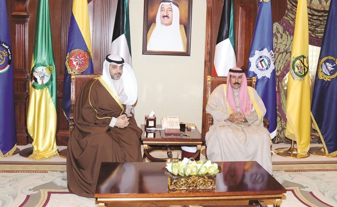 سمو ولي العهد الشيخ نواف الأحمد مستقبلا الشيخ محمد العبدالله﻿