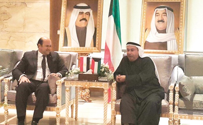 السفير محمد الذويخ مستقبلا عبدالعزيز الشريف﻿