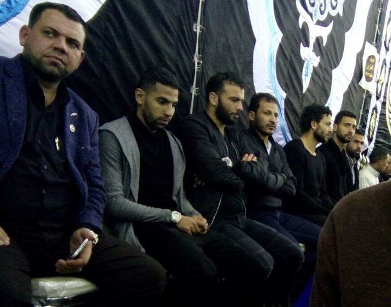 بالفيديو.. مشاركة كبيرة لنجوم الكرة المصرية في عزاء والد أبو تريكة