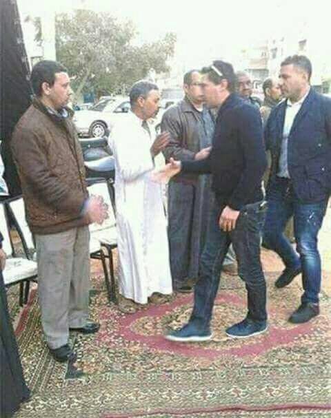 بالفيديو.. مشاركة كبيرة لنجوم الكرة المصرية في عزاء والد أبو تريكة