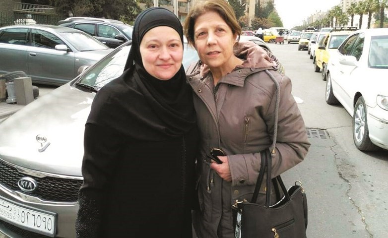 الصورة التي نشرتها الفنانة يارا صبري لسمر كوكش في احد شوارع دمشق (انترنت)﻿
