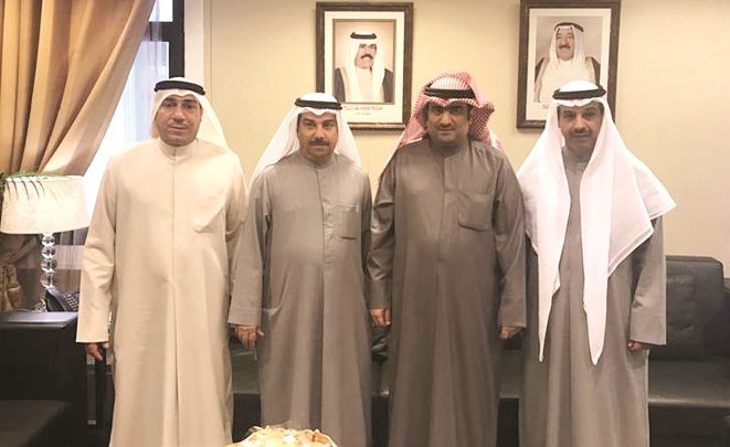 الوزير الروضان الى جانب الكاظمي ود. فليطح والزعابي ﻿