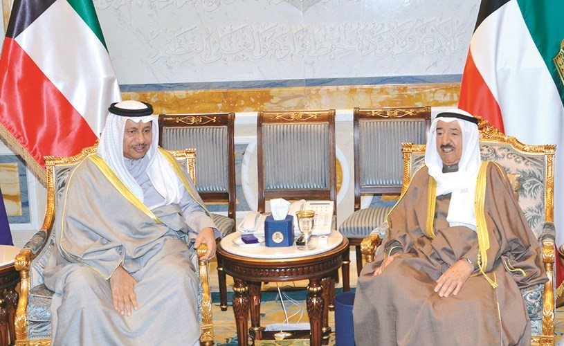 صاحب السمو الأمير الشيخ صباح الأحمد مستقبلا سمو رئيس الوزراء الشيخ جابر المبارك ﻿