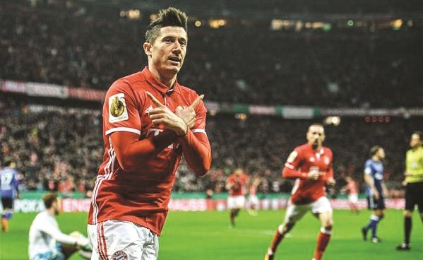 الپولندي لا يرحم الحراس﻿