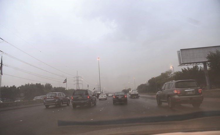 امطار خفيفة وغبار على البلاد وفي الإطار الخبير الفلكي عادل المرزوق(ريليش كومار)﻿