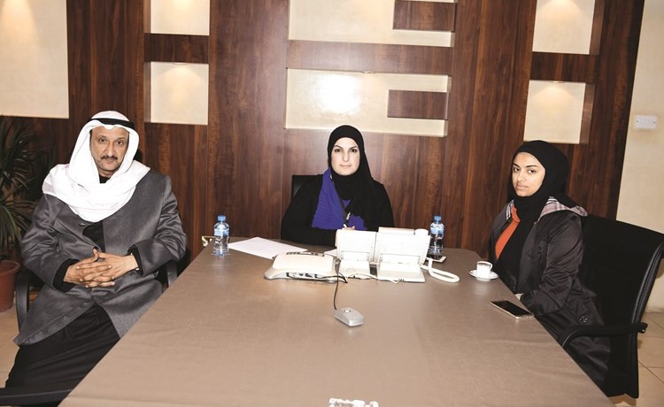 عبدالعزيز الشطي وفاطمة العنزيخلال اللقاء مع الزميلة دارين العلي	﻿