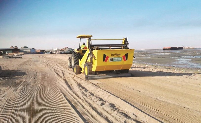 آليات البلدية تساهم في العمل﻿