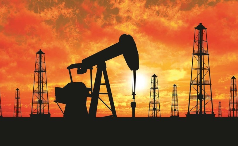 النفط ينتعش بدعم من تراجع الدولار