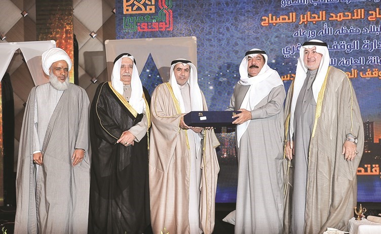 تكريم الفريق المتقاعد عبدالفتاح العلي﻿