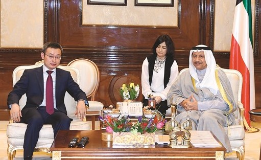 سمو الشيخ جابر المبارك خلال لقائه الرئيس الإقليمي لشركة هواوي جلوبال ﻿