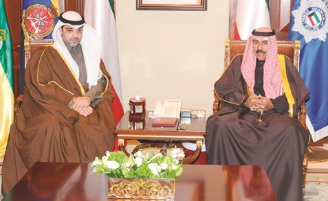 سمو ولي العهد الشيخ نواف الأحمد مستقبلا الشيخ محمد العبدالله﻿