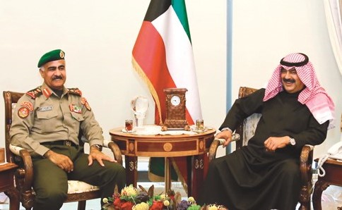 خالد الجار الله خلال اجتماعه مع الفريق الركن محمد الخضر﻿