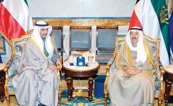صاحب السمو الأمير الشيخ صباح الأحمد أثناء استقباله رئيس مجلس الأمة مرزوق الغانم