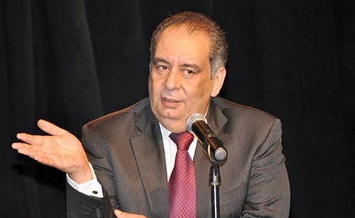 بالفيديو.. روائي مصر يثير الجدل بتصريحه: "عمر بن الخطاب أباح زواج المتعة.. ولا أؤمن بحوار الأديان"!