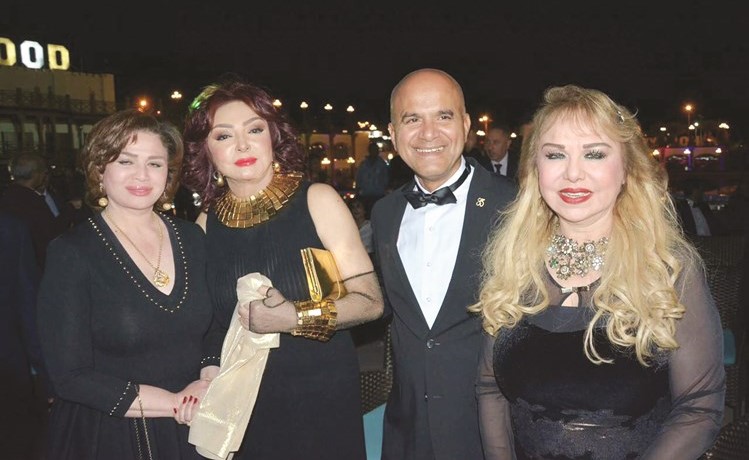 رئيس المهرجان جمال زايدة والاعلامية سهير شلبي ونبيلة عبيد والهام شاهين﻿
