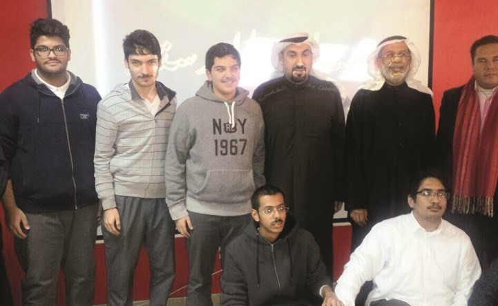الطلاب الفائزون بمسابقة الدستور﻿