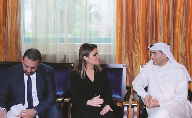 جانب من اللقاء المشترك بين د.سحر نصر ومحمد العبار بدبي﻿