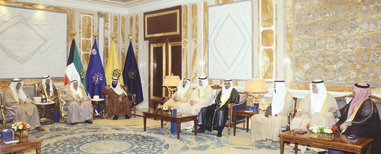 صاحـب السمـو الأميـر الشيخ صباح الأحمد أثناء استقبـاله رئيس مجلـس الأمـة مـرزوق الغانم والنـواب محمـد هايف ود.محمد الحويلة وعسكر العنزي﻿﻿ود.حمود الخضير ود.عادل الدمخي وخالد العتيبي ومبارك الحجرف﻿