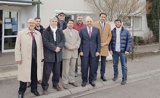 السفير سامي السليمان خلال زيارته مشروع مركز الأندلس الإسلامي في مدينة ستراسبورغ ﻿