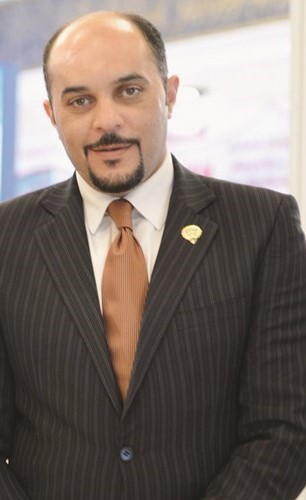 عزت أبو العز ﻿