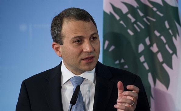 باسيل يطلب من حرب إثبات نيابته وحرب يتمنى أن لا تكون «عقد دفينة» وراءها