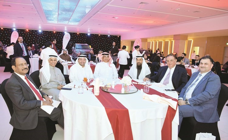 مبارك الساير والزميل يوسف خالد المرزوق وعبدالله الشويع وابراهيم الفوزان وعماد ملاعب﻿