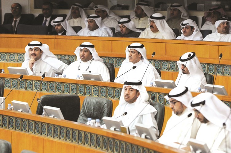 محمد الدلال واسامة الشاهين وعلي الدقباسي وماجد المطيري وخالد العتيبي والحميدي السبيعي وثامر السويط﻿
