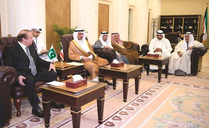 الرئيس الغانم خلال استقباله رئيس وزراء جمهورية باكستان﻿
