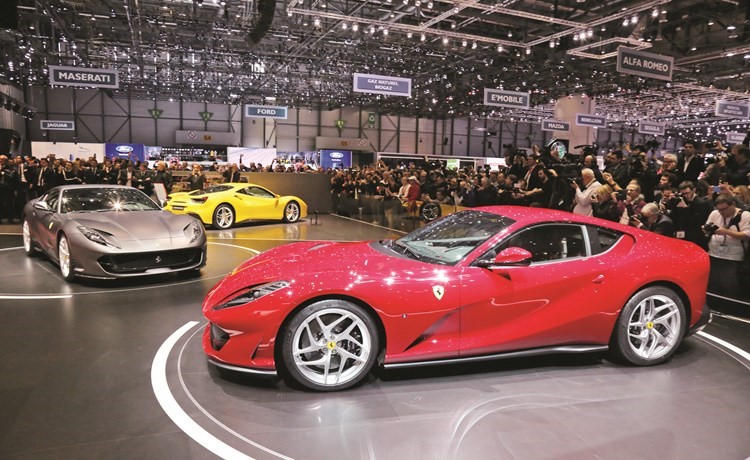 812Superfast الجديدة نجمة فيراري في معرض جنيف للسيارات