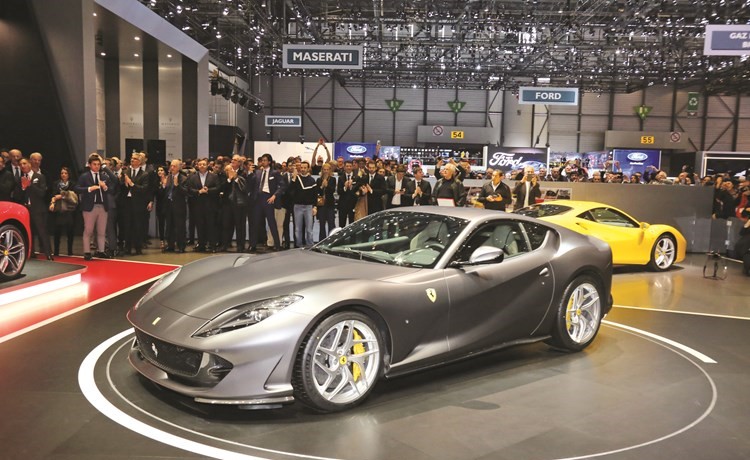 812Superfast الجديدة نجمة فيراري في معرض جنيف للسيارات