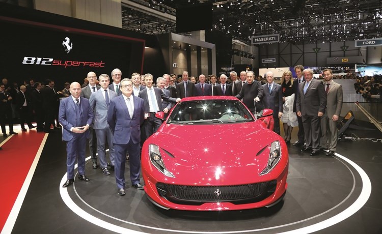 812Superfast الجديدة نجمة فيراري في معرض جنيف للسيارات