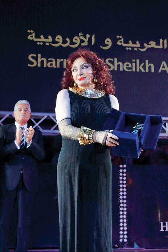 «نجمة مصر الاولى» بعد تكريمها في مهرجان شرم الشيخ