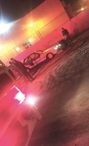 النيران التهمت المركبة ﻿