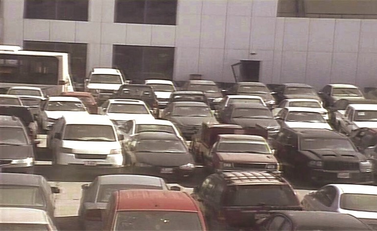 المركبات المعروضة للمزاد﻿
