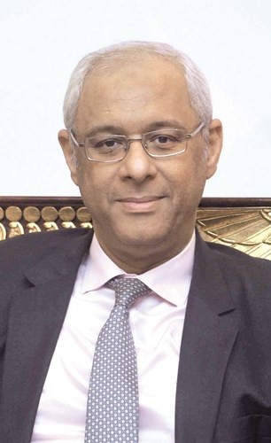 السفير ياسر عاطف﻿