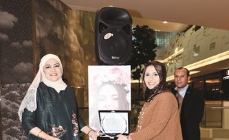 داليا وفائي تكرم سحر الشوا ﻿