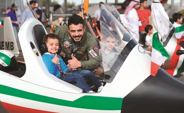 27 طائرة قدمت عروضاً جوية لافتة  ضمن ملتقى الكويت الأول للطيران