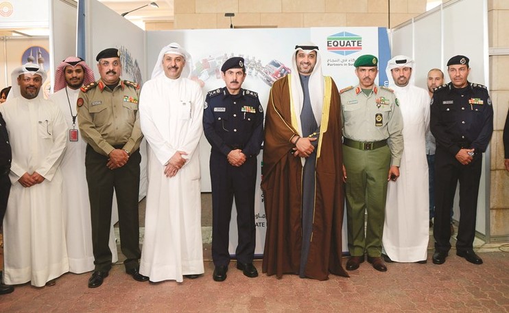 الشيخ محمد العبدالله في جناح ايكويت للبتروكيماويات﻿