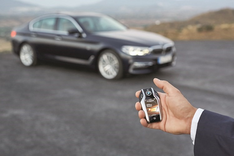 BMW الفئة الخامسة سيدان الجديدة.. رياضية أنيقة وعصرية