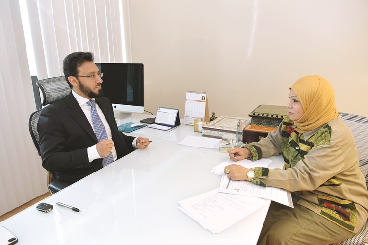 د.طارق العيناتي متحدثا للزميلة ليلى الشافعي 	قاسم باشا﻿