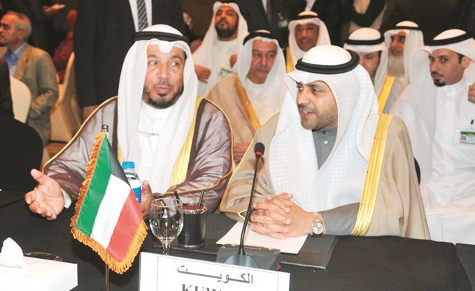 محمد الجبري مترئسا وفد الكويت ويبدو د. عبدالله المعتوق    (ناصر عبد السيد﻿)