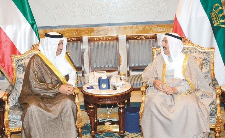 صاحب السمو الأمير لدى استقباله سمو رئيس الوزراء الشيخ جابر المبارك﻿