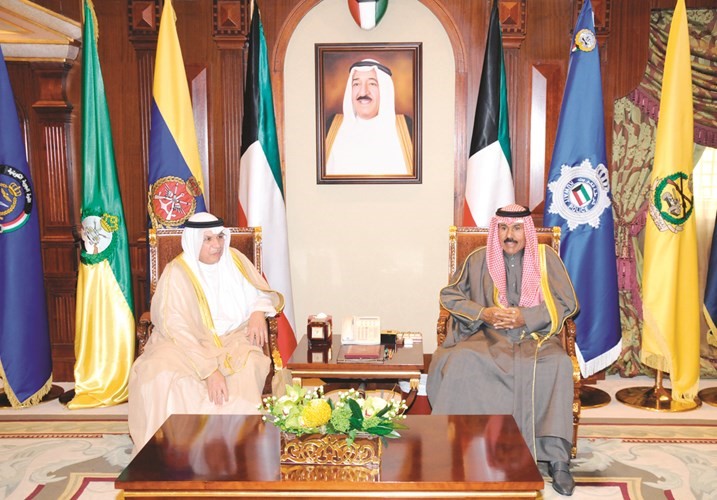 سمو ولي العهد لدى استقباله الشيخ خالد الجراح﻿