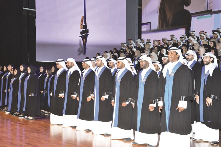 جانب من الطلبة الخريجين ﻿
