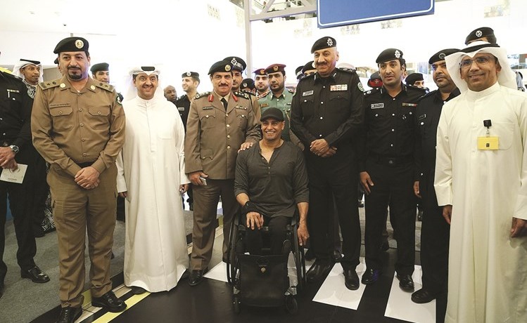 اللواء فهد الشويع ووليد الخشتي أثناء حفل الافتتاح ﻿