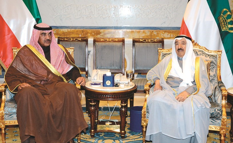 صاحب السمو الأمير الشيخ صباح الأحمد مستقبلا الشيخ صباح الخالد﻿