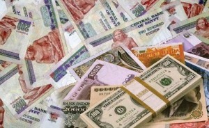الدولار يرتفع إلى 17.90 جنيهاً.. والدينار يقفز إلى 58 جنيهاً