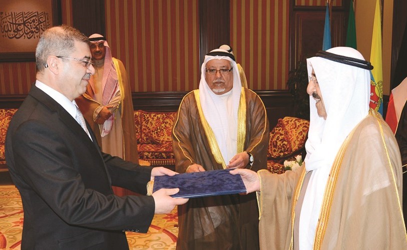 صاحب السمو الامير الشيخ صباح الاحمد يتسلم اوراق اعتماد السفير العراقي ﻿
